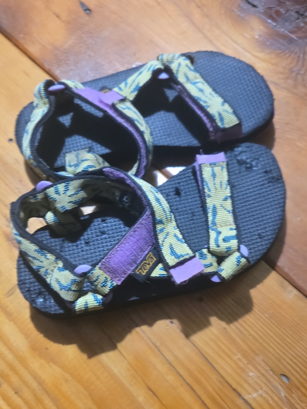Teva Kids Yellow Patterned Sandals with Purple Accents Sz 11